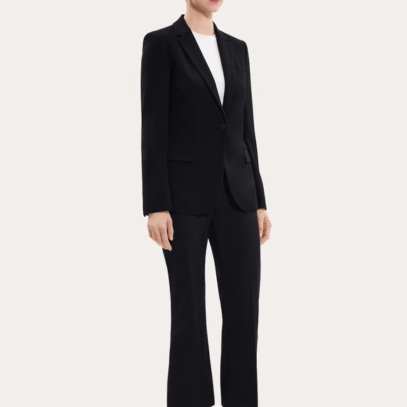 NWT Theory Staple Black Blazer in Admiral Crepe - Size 4 - Picture 3 of 8